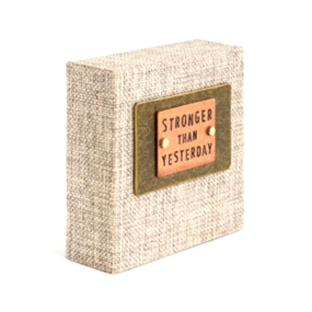 Demdaco 4.5 x4.5 plaque